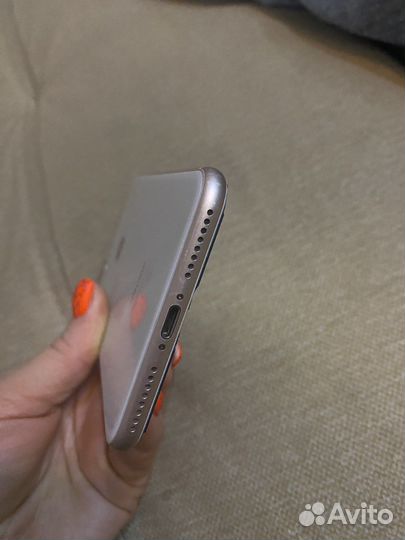 Телефон iPhone 8 plus