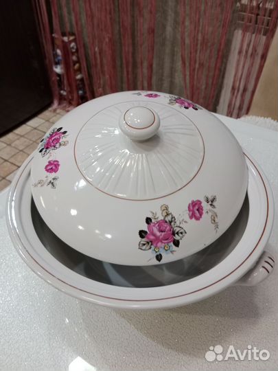 Супница фарфоровая