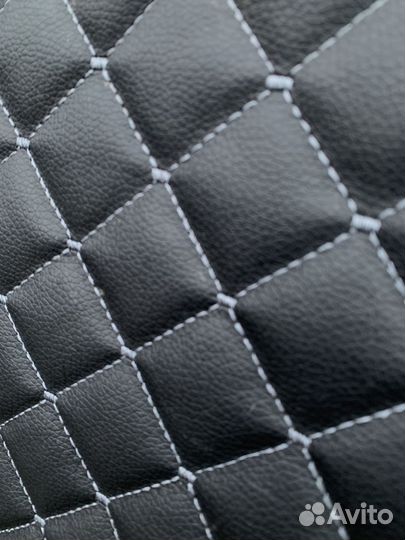 Экокожа стеганная квадрат с серой стр