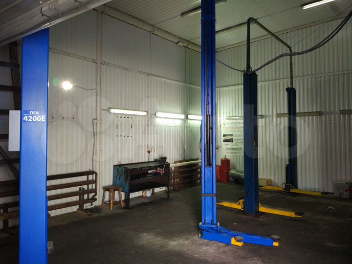 Гараж, > 30 м²