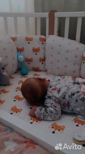 Бортики в кроватку с балдахином