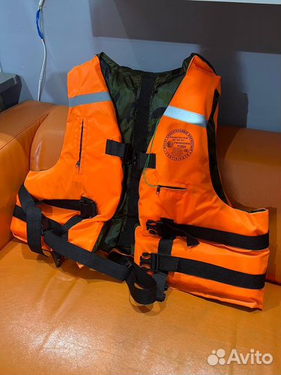 Спасательный жилет
