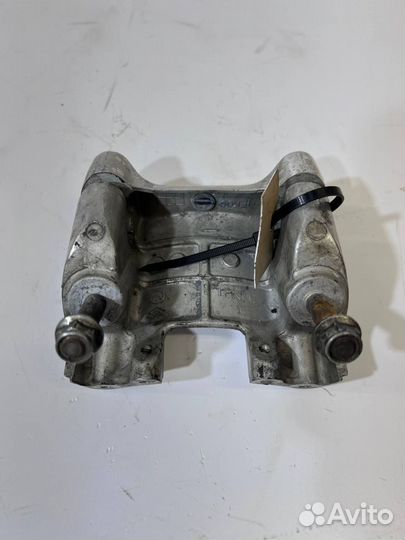 Кронштейн руля Yamaha v-max 1200