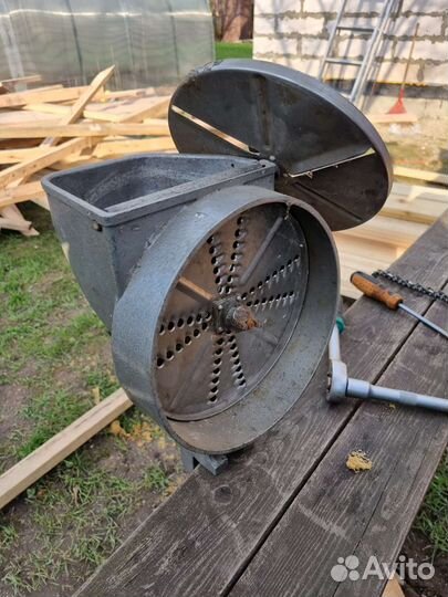 Советский ручной измельчитель