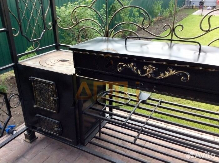 Мангал с навесом 