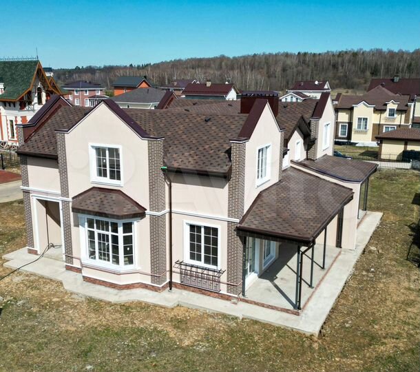 Коттедж 172 м² на участке 7,5 сот.