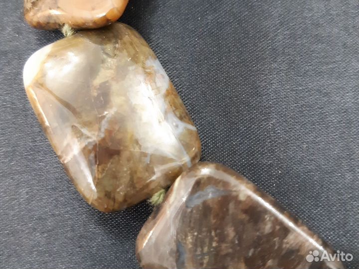 Бусы из натуральных камней