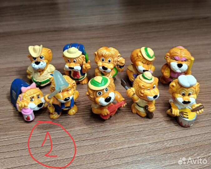 Наборы львы туристы из киндеров 90-х