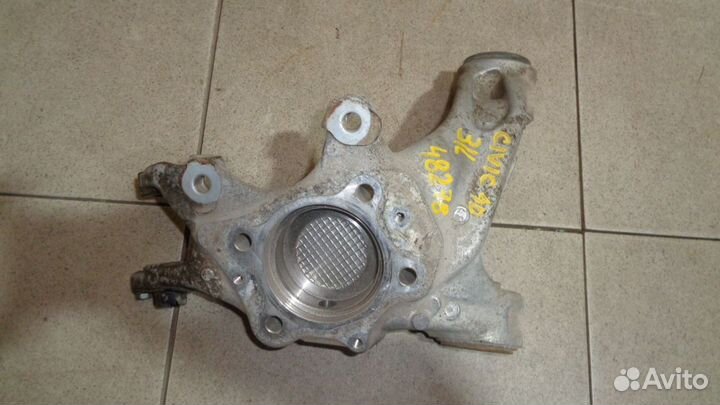 Кулак поворотный задний левый Honda Civic 4D