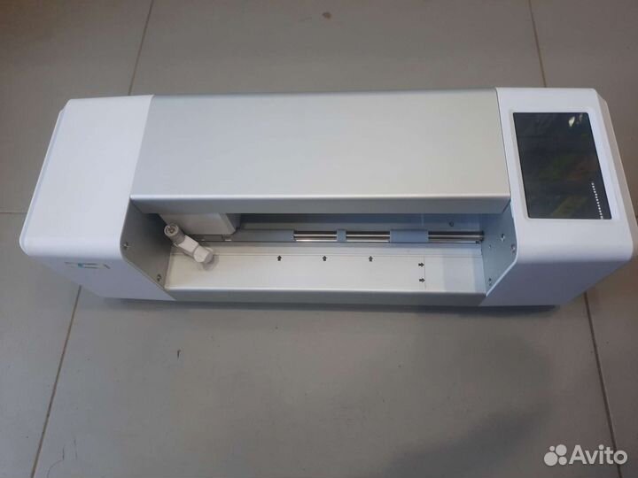 Плоттер для гидрогелевой пленки