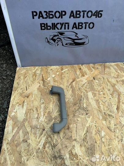 Ручка потолка Volkswagen Touareg 4.2 AXQ 2004