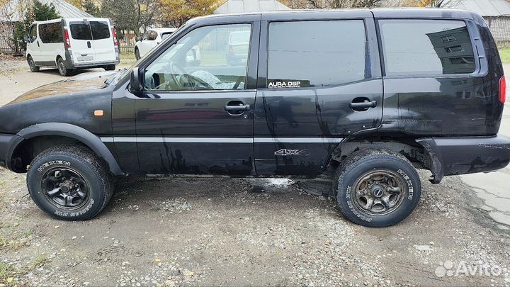 Nissan Terrano 2.4 МТ, 1997, 325 000 км