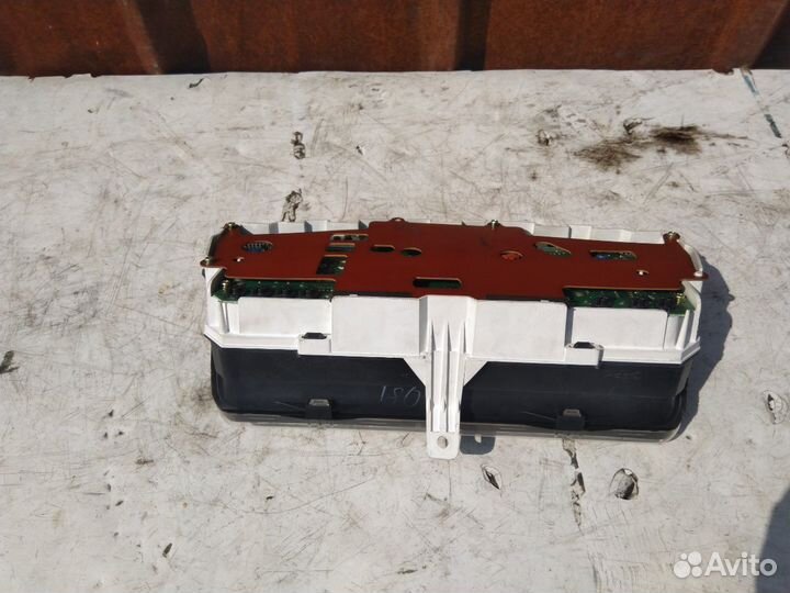 Комбинация приборов Митсубиси Лансер 9