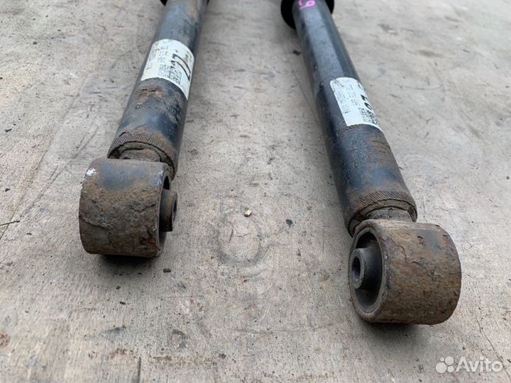 Амортизатор задний Audi A1 8X 1.4 CAX