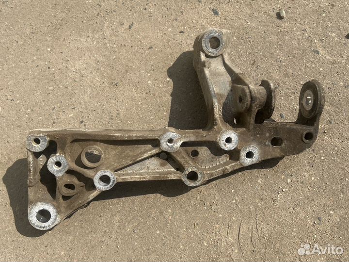 Кронштейн подрамника и рычага VW, Audi, Skoda