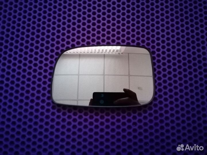 Стекло зеркала Toyota Prius 20 левое