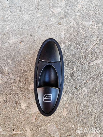 Кнопка стеклоподъемника задняя Mercedes W-211