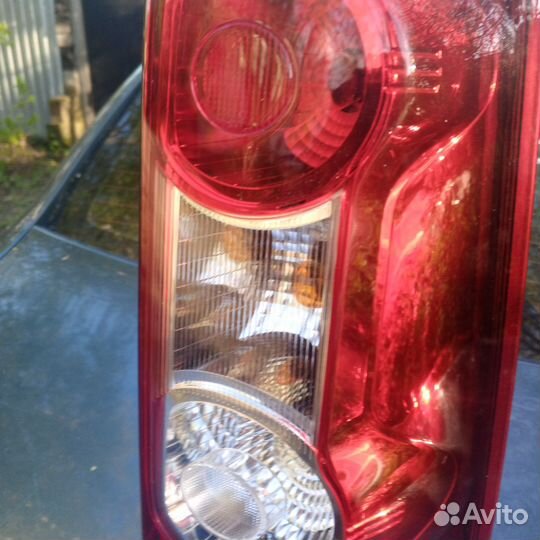 Задняя правая фара лада Ларгус