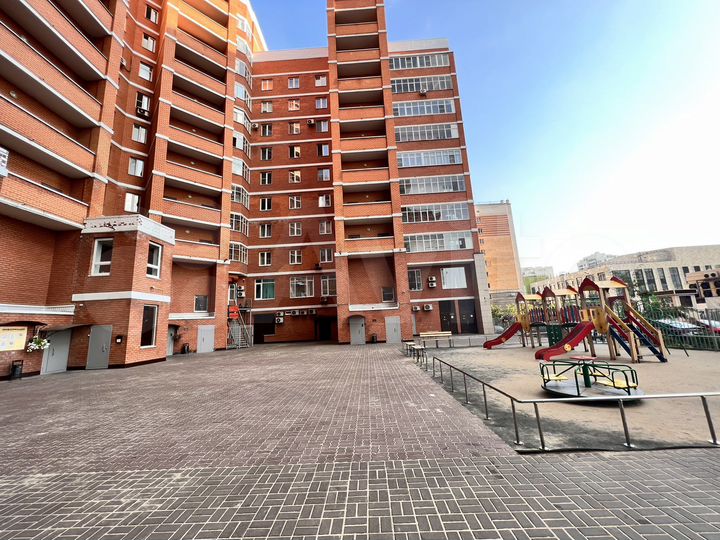 2-к. квартира, 72 м², 8/11 эт.