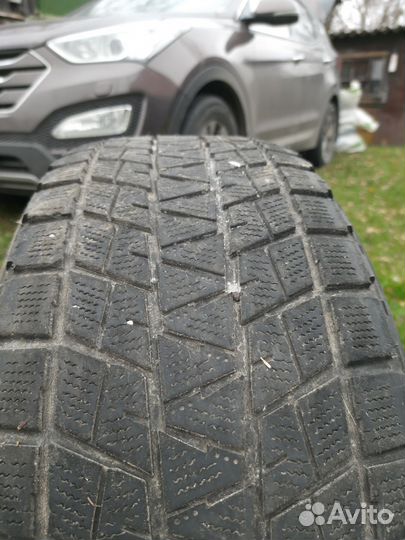 Bridgestone Blizzak DM-V1 235/65 R17 108R