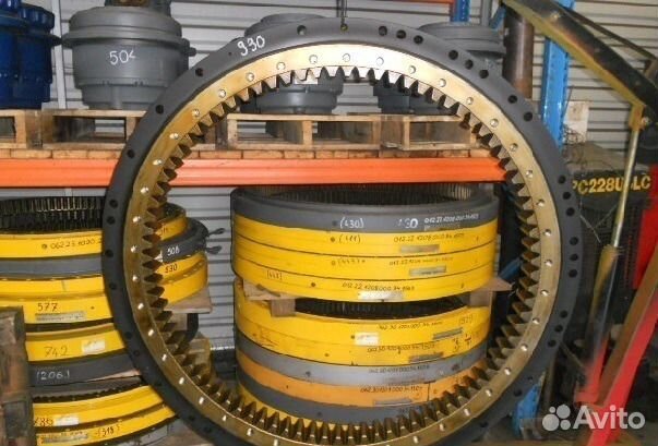 Поворотный круг Komatsu рс 220-7 206-25-00301