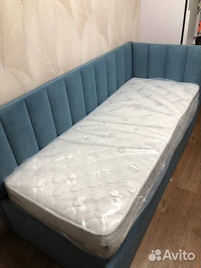 Детская кровать с подъемным механизмом