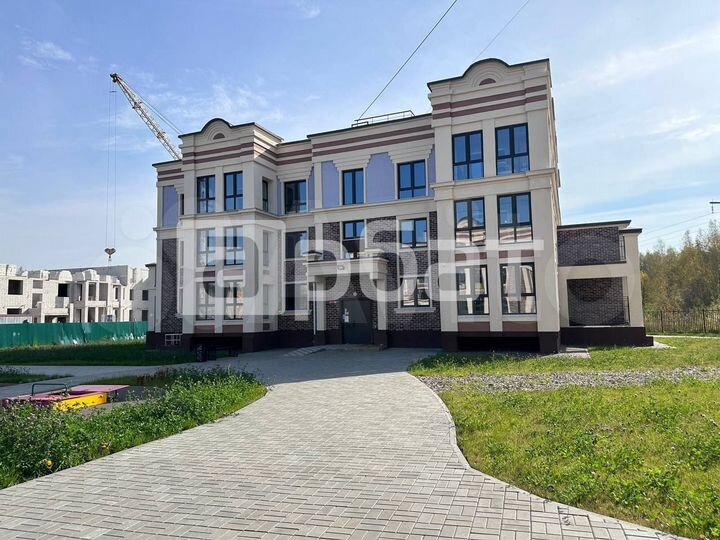 2-к. квартира, 71 м², 1/3 эт.