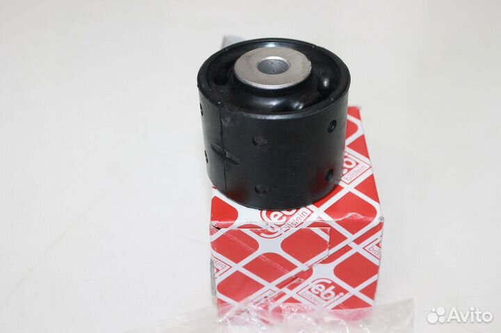 BMW Е53 Подушка заднего редуктора 33171096207