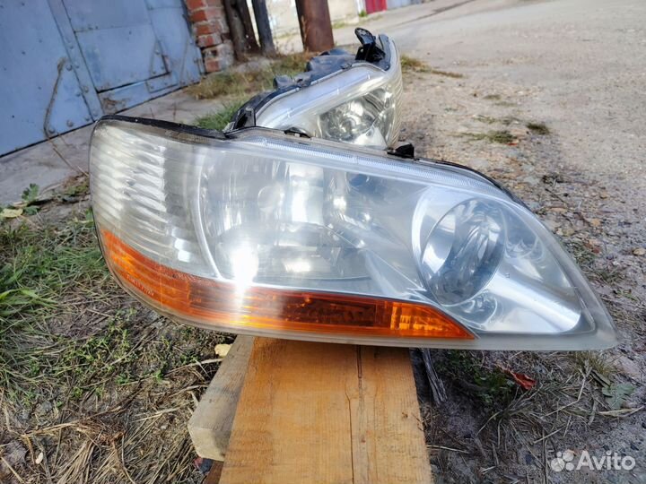 Фара на Mitsubishi lancer cedia
