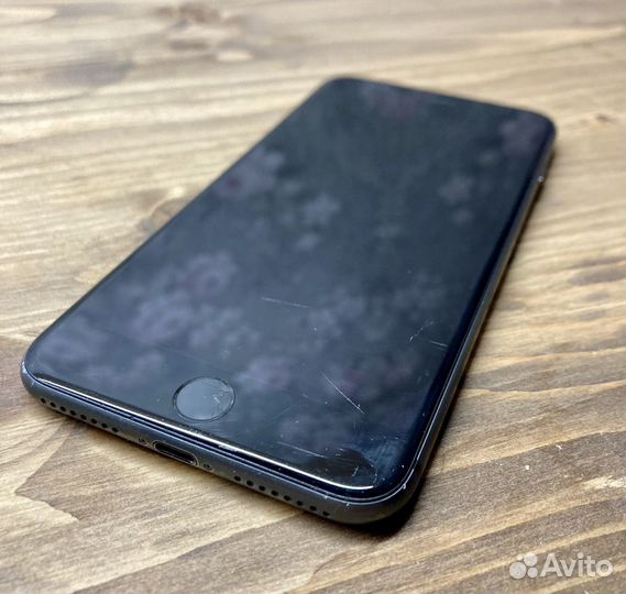 iPhone 8 Plus, 64 ГБ