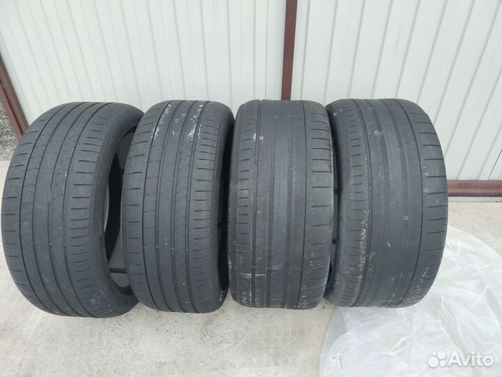 Pirelli P Zero 275/40 R22 и 315/35 R22 111Y