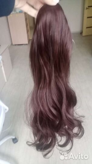 Волосы на заколках и леске