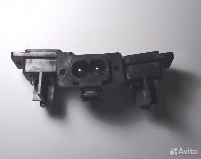 Вилка внутренняя для шнура аппаратуры / мама