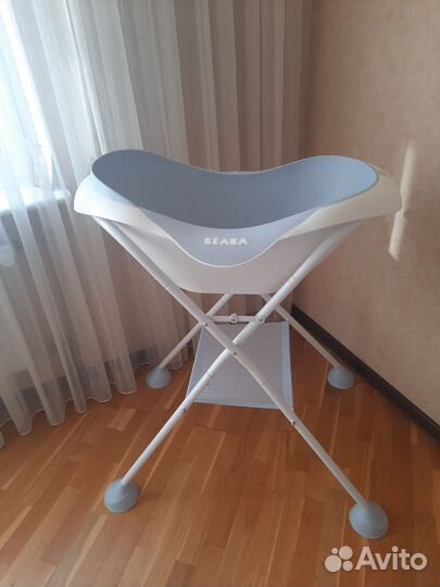 Ванночка для купания и пеленальный столик