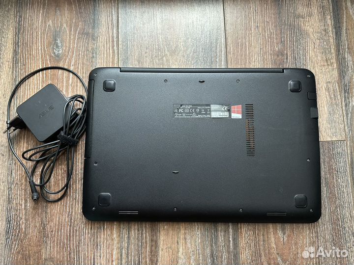 Ноутбук Asus X555S
