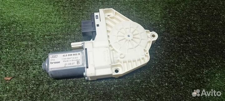 Моторчик стеклоподъемника Audi Q7 2005