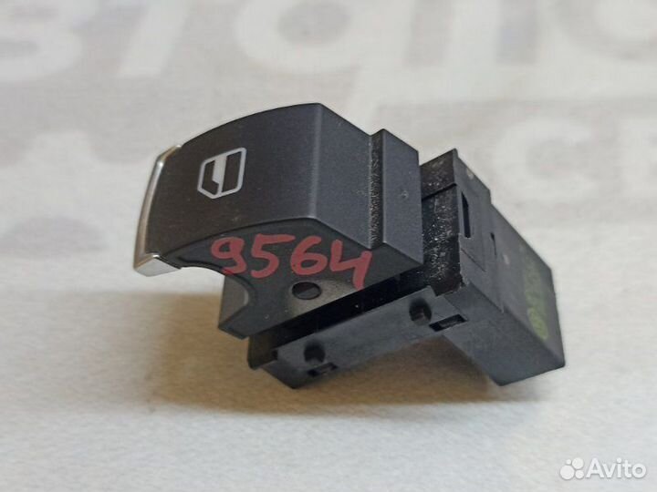 Кнопка стеклоподъемника передняя левая Volkswagen