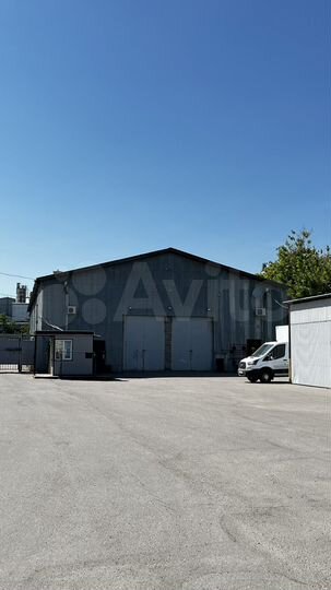 Склад с офисом, 1130 м²