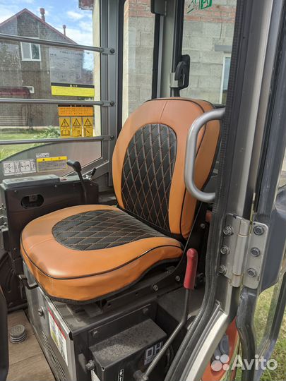 Мини-экскаватор Hitachi EX30UR, 2014