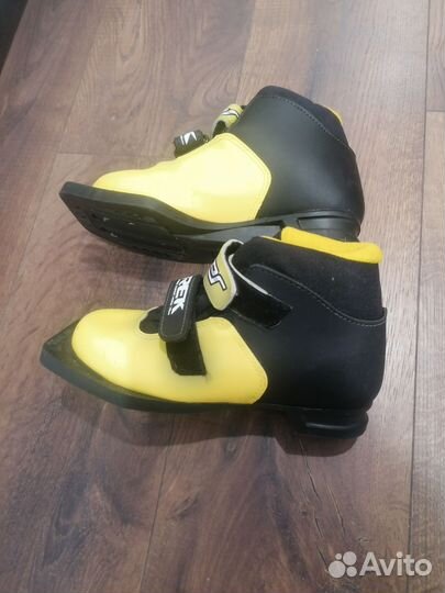 Лыжные ботинки