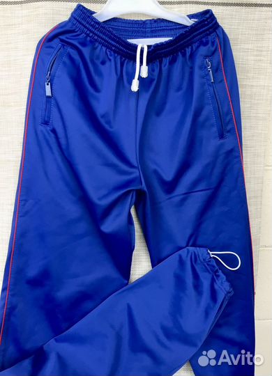 Спортивный костюм для девушки-подростка