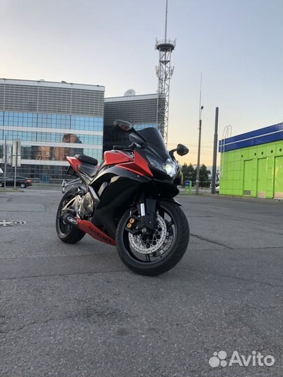 Suzuki GSX-R 750