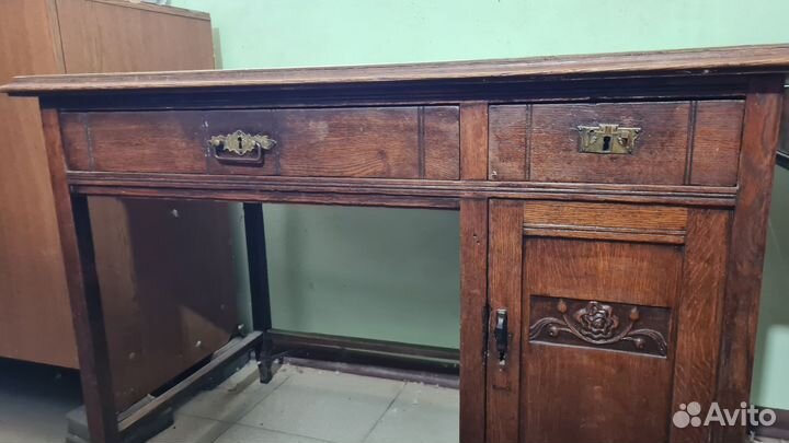 Дубовый стол старинный