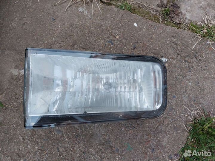 Противотуманка Toyota LC200