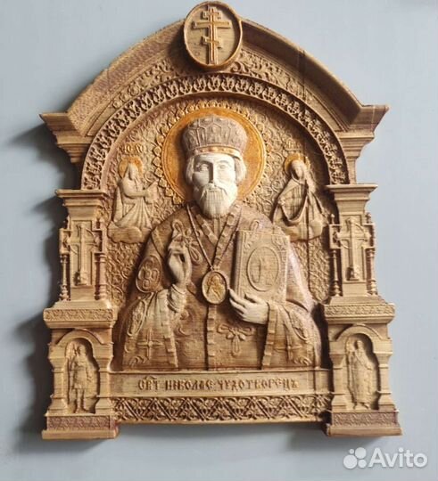 Резная икона из дерева Николай Чудотворец