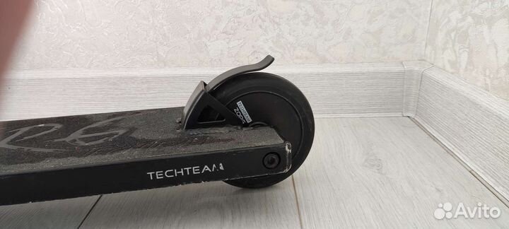 Трюковой самокат tech team zorg