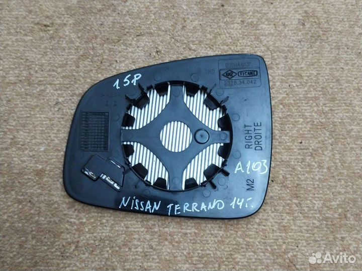 Nissan Terrano Зеркальный элемент