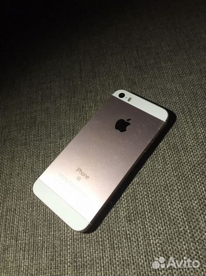 iPhone SE, 64 ГБ