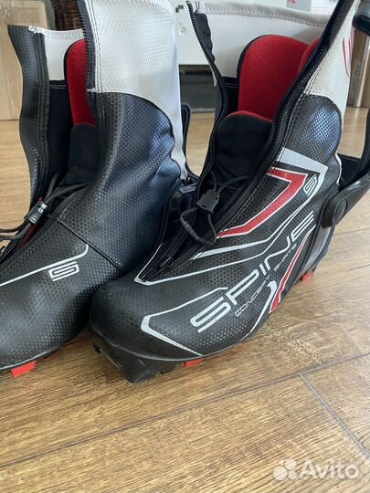 Ботинки лыжные