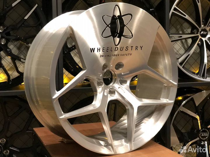 Кованые диски R24 Cadillac Escalade